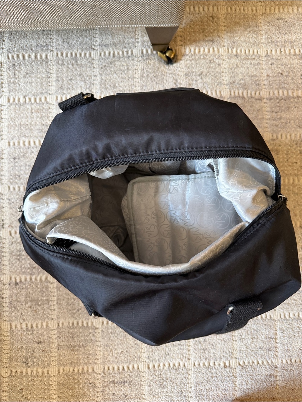 Sarah Wells pumping & diaper bag - Picture 3 of 3